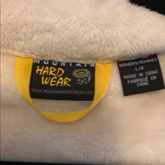 Mountain hardwear white puffer coat! - Picture 7 of 7